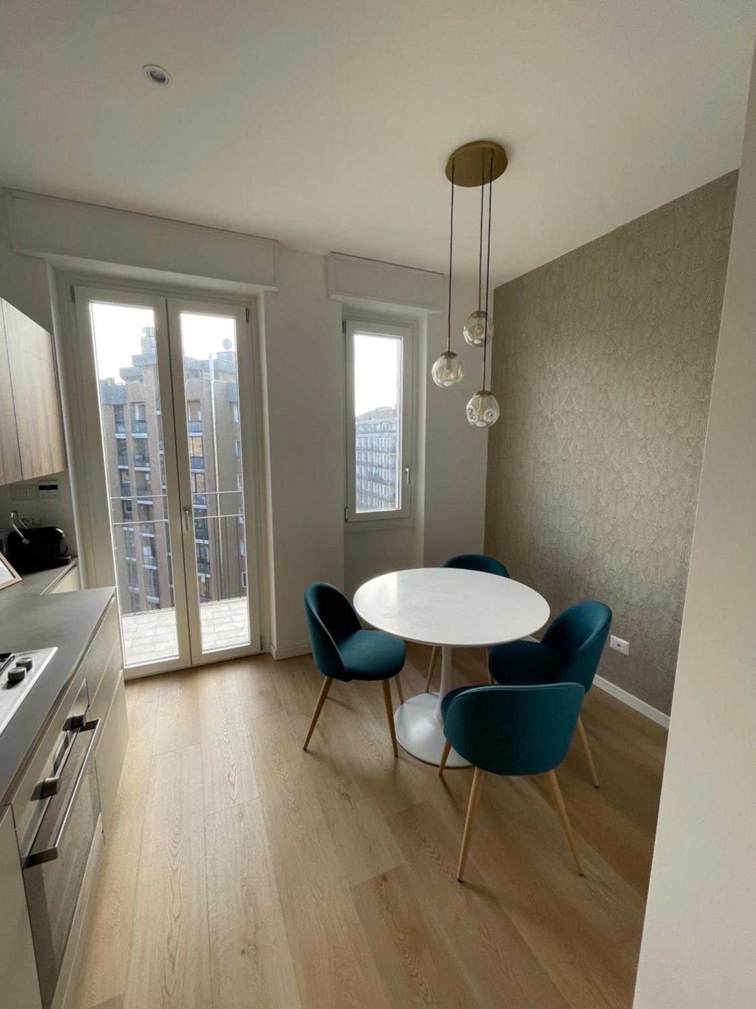 Trilocale Con Vista E Due Bagni Metro Blu Piazza Frattini Apartment Mailand