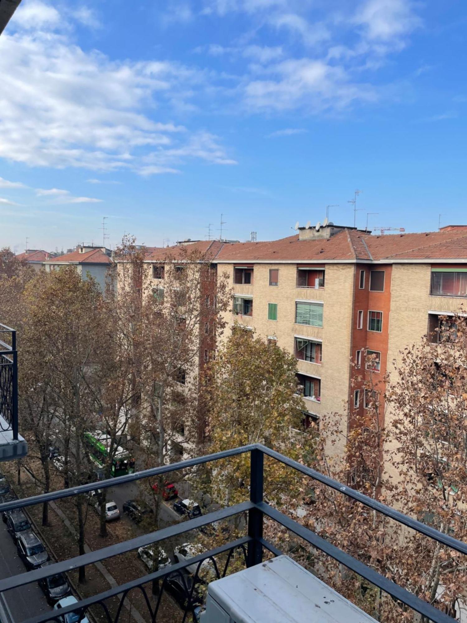 Trilocale Con Vista E Due Bagni Metro Blu Piazza Frattini Apartment Mailand