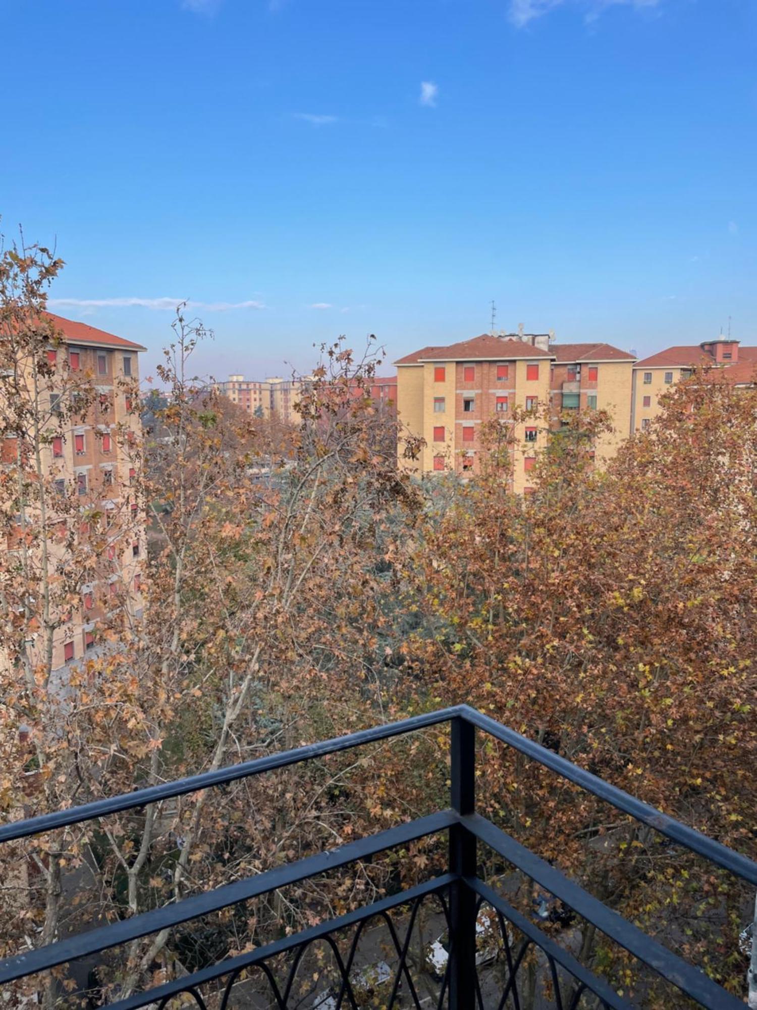 Apartment Trilocale Con Vista E Due Bagni Metro Blu Piazza Frattini Mailand