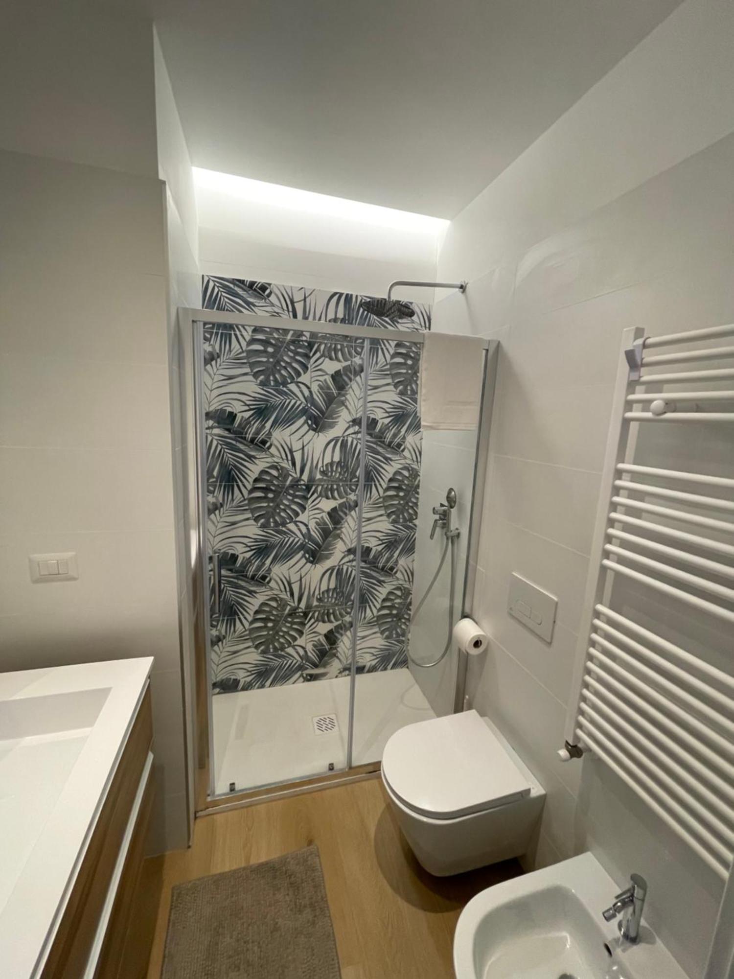 Apartment Trilocale Con Vista E Due Bagni Metro Blu Piazza Frattini Milan